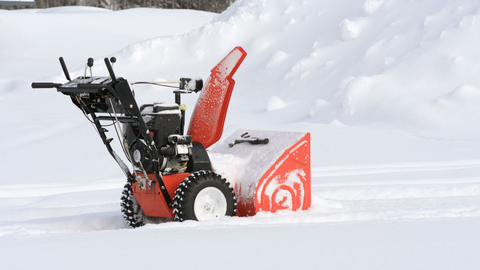 Best 2Stage Snow Blower Under 1000 for Efficient Winter Clearing